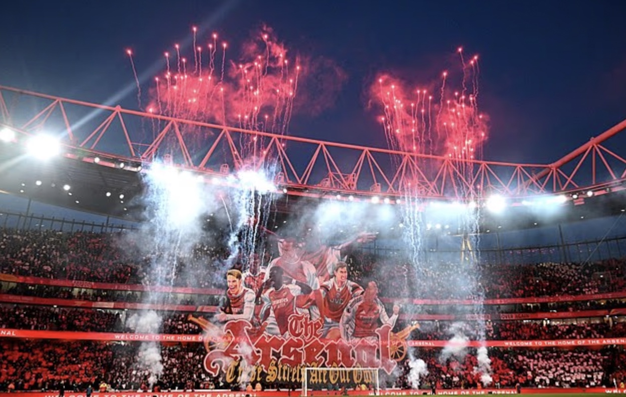 Ảnh bài viết Chuyện chưa kể về tấm Tifo kiệt tác của Arsenal trong trận derby London