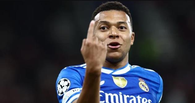 Mbappe lên tiếng bảo vệ Real sau cú poker.