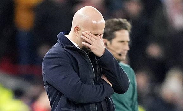 Arne Slot thất vọng với trận thua của Liverpool.