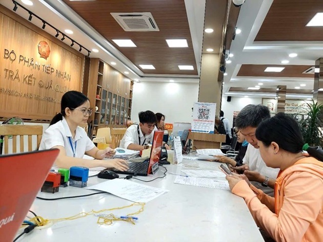 Ảnh bài viết Người dân TPHCM có thể nộp và nhận hồ sơ hành chính ở bất kỳ đâu trong thành phố