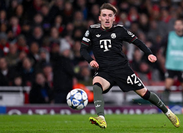 Karl ghi bàn duy nhất cho Bayern tại Emirates.