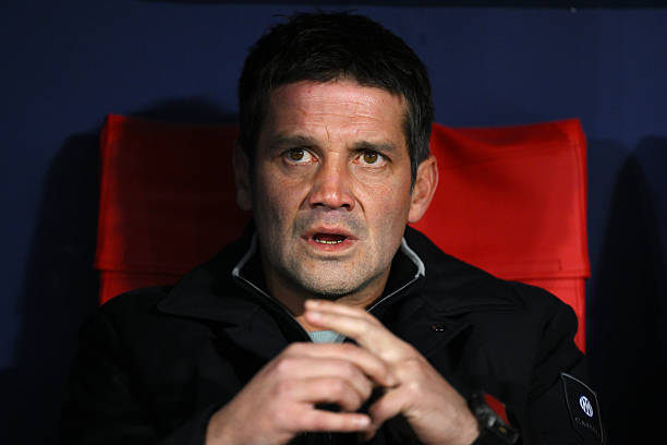 Chivu cần phải sớm tìm ra giải pháp. 