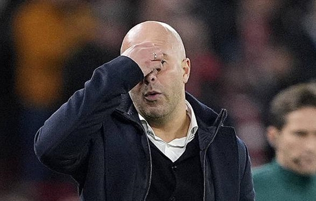 Arne Slot đang gây thất vọng tại Liverpool.