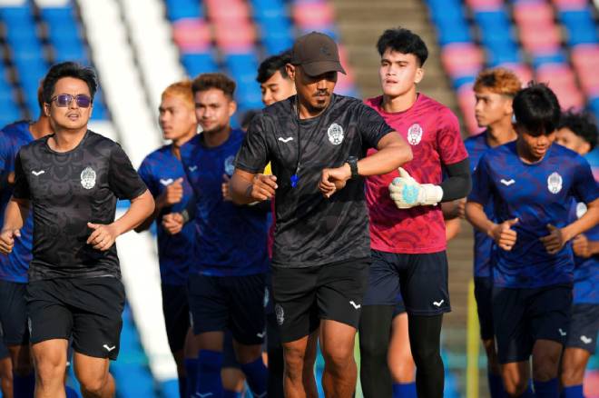 U22 Campuchia gây bất ngờ khi vẫn ra sân tập sau thông báo rút lui SEA Games 33 từ NOCC.