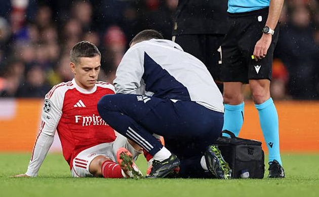 Vết gợn trong trận thắng của Arsenal.