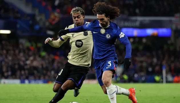 Yamal lu mờ trước Estevao.