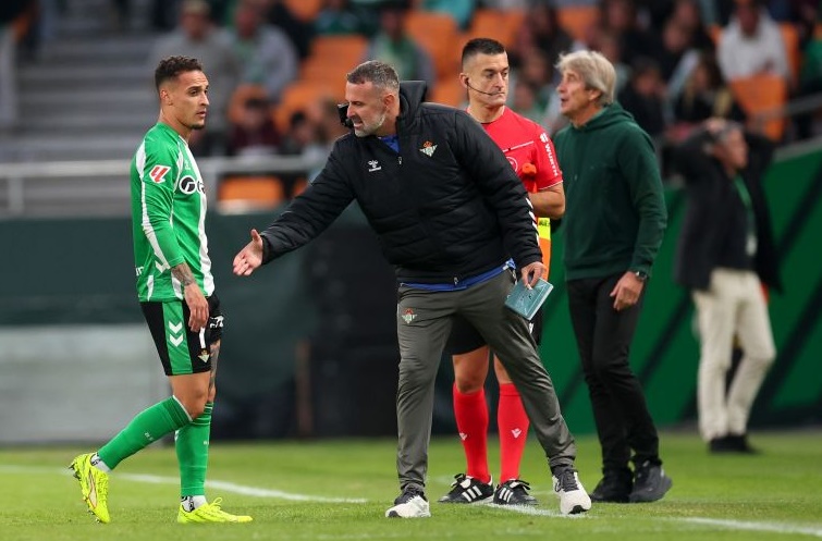 Antony bị treo giò trong trận Bets gặp Sevilla.