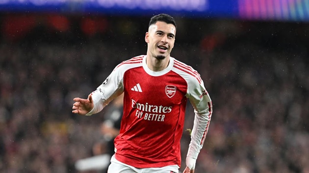 Gabriel Martinelli tiếp tục mang may mắn cho Arsenal