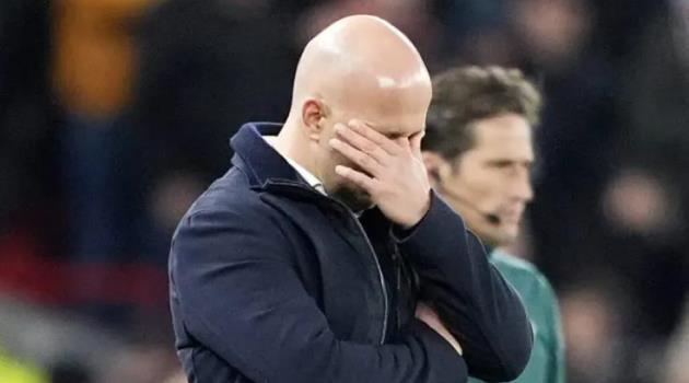 HLV Slot đang đối mặt áp lực lớn.