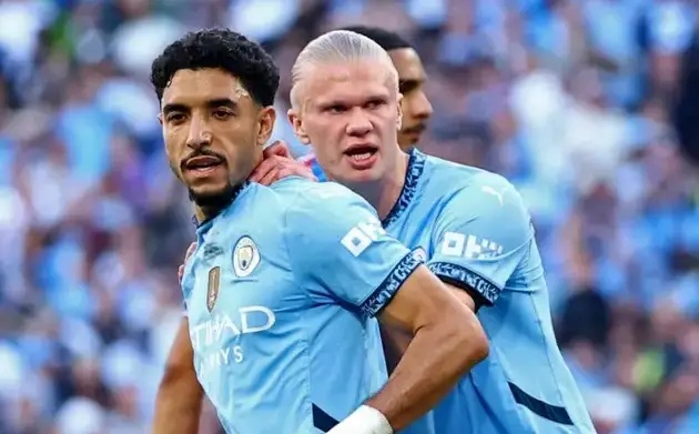 Marmoush đang đứng dưới cái bóng Haaland.