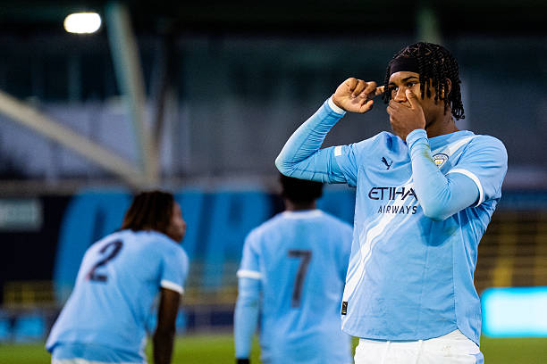 Reigan Heskey là sản phẩm của lò đào tạo Manchester City.