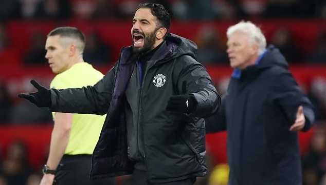 Manchester United đang cho thấy những vấn đề.