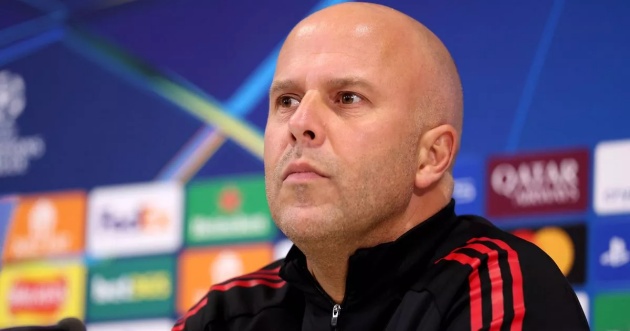 Arne Slot đang gặp quá nhiều áp lực.