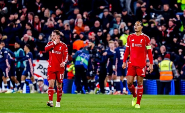 Liverpool khủng hoảng phong độ.