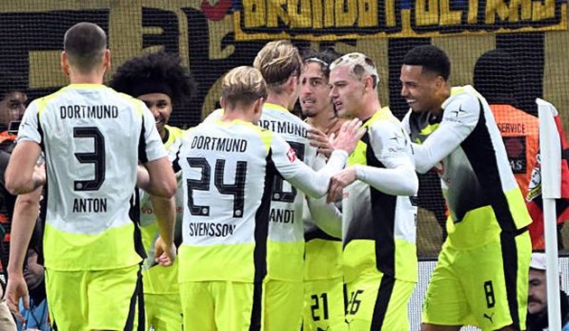 Borussia Dortmund đã đánh bại Bayer Leverkusen ngay trên sân khách.