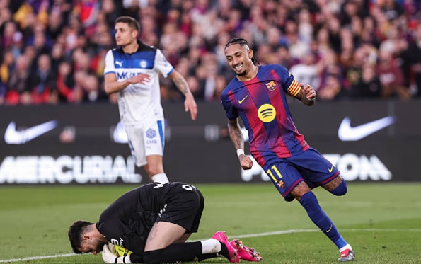 Ngôi sao người Brazil để lại dấu ấn rõ nét dù chỉ chơi 60 phút.