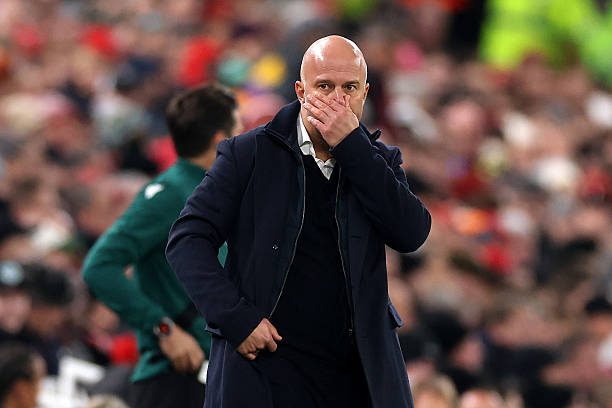 Slot vẫn chưa tìm ra lời giải cho vấn đề của Liverpool. 