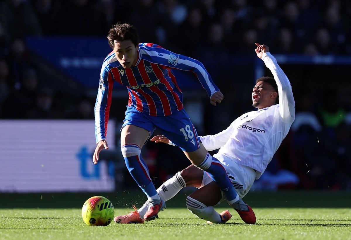 Ảnh bài viết Bruno Fernandes nổi cơn thịnh nộ: Sao trẻ Man Utd bị đội trưởng 'sấy tóc' ngay trên sân