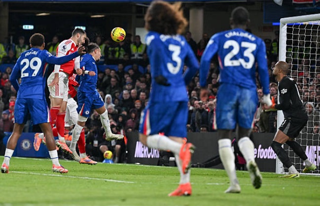 Ảnh bài viết Merino cứu nguy, Arsenal chật vật giành 1 điểm trước 10 người Chelsea