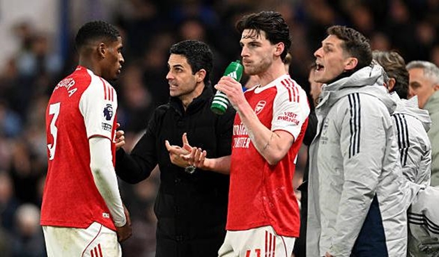 Ảnh bài viết Điểm yếu chí mạng của Arsenal bị phơi bày tại Stamford Bridge