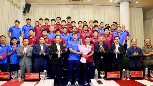 Ảnh bài viết Điểm tin bóng đá Việt Nam 1/12: Lãnh đạo VFF động viên tuyển thủ trước thềm SEA Games 33; U17 Việt Nam nhận thưởng lớn sau đại thắng Malaysia