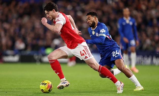 Một James sung mãn thể lực đang chơi bóng ở đẳng cấp cao