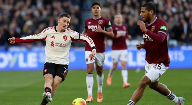 Ảnh bài viết Arne Slot phớt lờ khuyến cáo để Florian Wirtz tỏa sáng trước West Ham