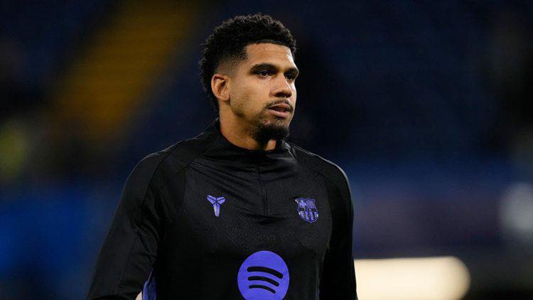 Ảnh bài viết Araujo vắng mặt vì vấn đề cá nhân khiến Flick lo lắng