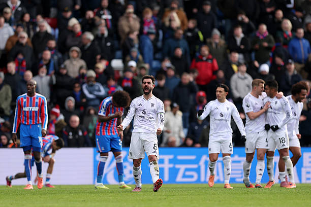 Ảnh bài viết Một quyết định của Amorim sẽ giải phóng Bruno Fernandes và cứu vãn Mainoo