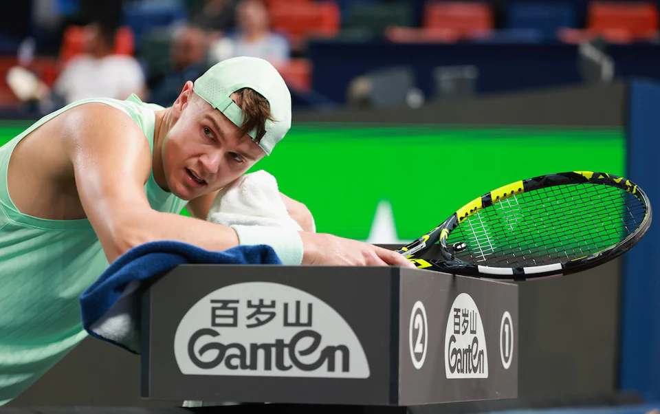 Tay vợt Holger Rune cảnh báo sẽ có người tử vong vì sức nóng trên sân thi đấu