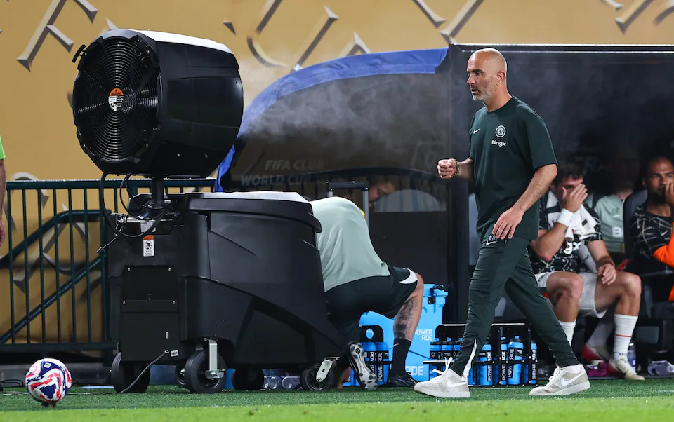 Giải đấu FIFA CWC 2025 chứng kiến nhiều cầu thủ kiệt sức vì nóng