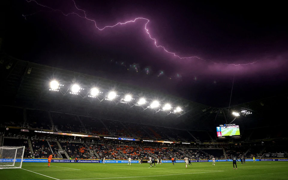 Thời tiết hiện nay đang biến đổi ngày một cực đoan