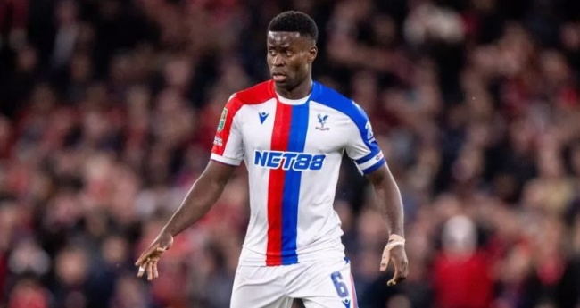 Trung vệ người Anh sẽ nâng tầm hàng thủ Liverpool.