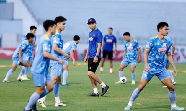 HLV Kim Sang-sik có trách nhiệm đem HCV về cho Việt Nam