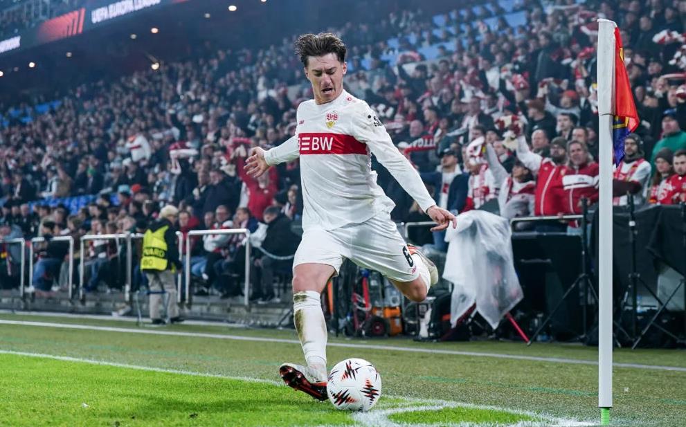 Angelo Stiller là thương vụ khả thi cho MU.