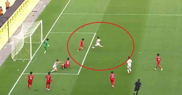 Pha bỏ lỡ đáng tiếc của Thanh Nhàn.