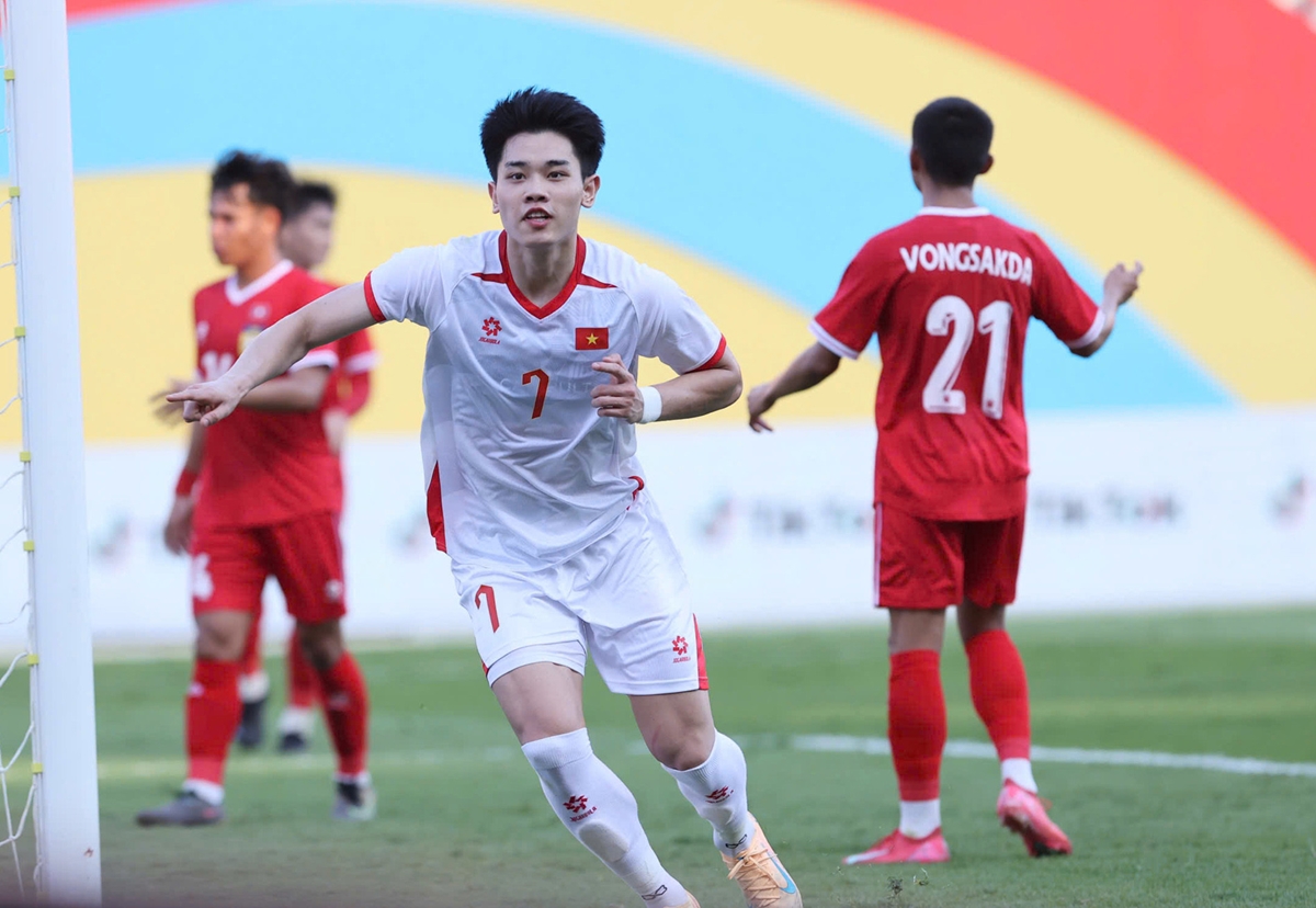 U22 Việt Nam có chiến thắng vất vả ngày ra quân tại SEA Games 33. Ảnh: TP - Vietnamnet.