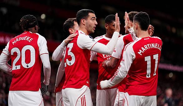Arsenal đánh bại Brentford trên sân nhà Emirates.