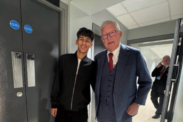 JJ Gabriel và Sir Alex Ferguson gặp nhau ở Old Trafford.