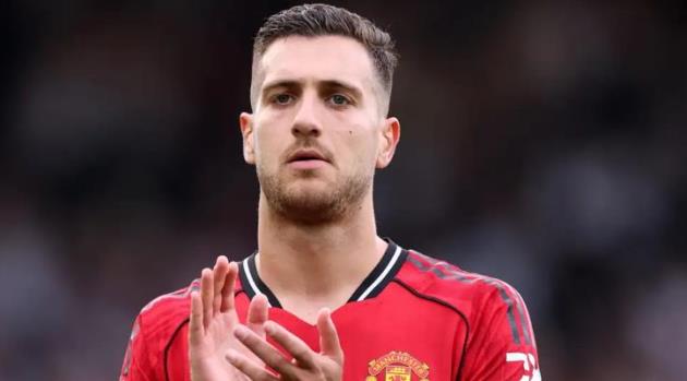 Ảnh bài viết Man United mất điểm quý giá tại Old Trafford: Dalot lên tiếng về nguyên nhân thất vọng