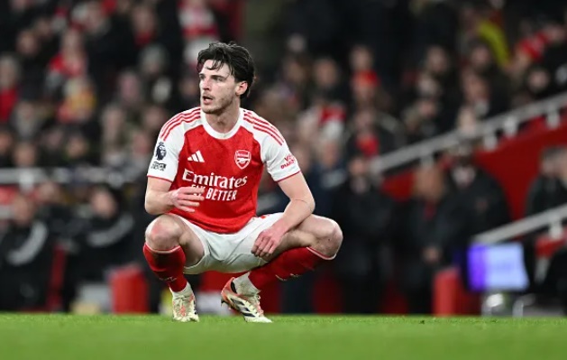 Ảnh bài viết Declan Rice và Saliba đứng trước nguy cơ vắng mặt tại Villa Park