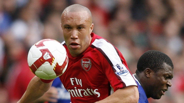 Ảnh bài viết Mikael Silvestre tiết lộ lý do từ chối Man City để gia nhập Arsenal năm 2008