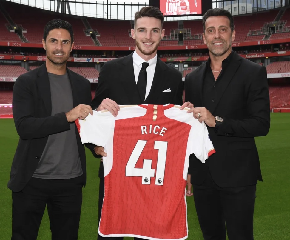 Ảnh bài viết Nghịch lý Ngoại hạng Anh: HLV chịu trận thay cho Giám đốc thể thao