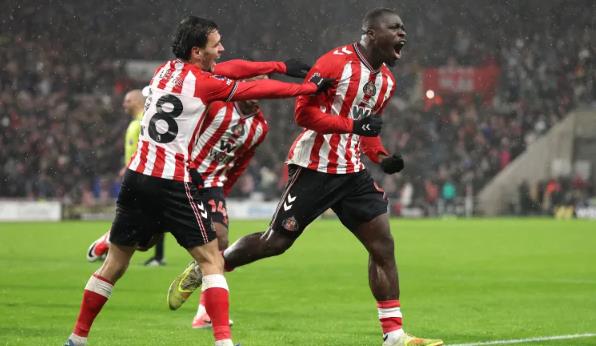 Sunderland là đối thủ đáng gờm.