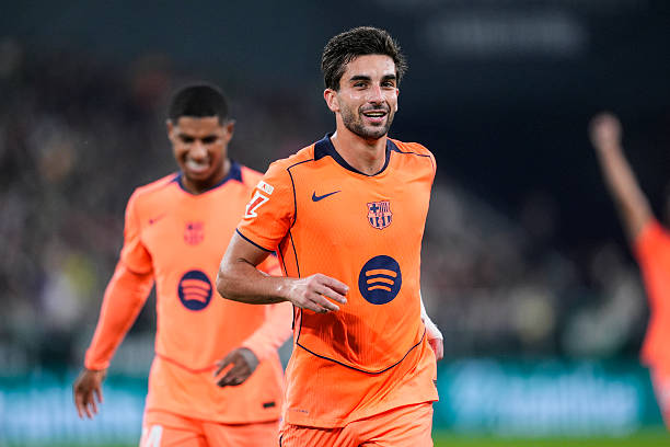 Ferran Torres khẳng định bản thân xứng đáng có suất đá chính tại Barcelona.