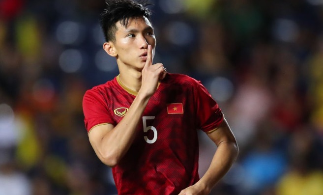 Văn Hậu bị giảm mạnh giá trị chuyển nhượng.l