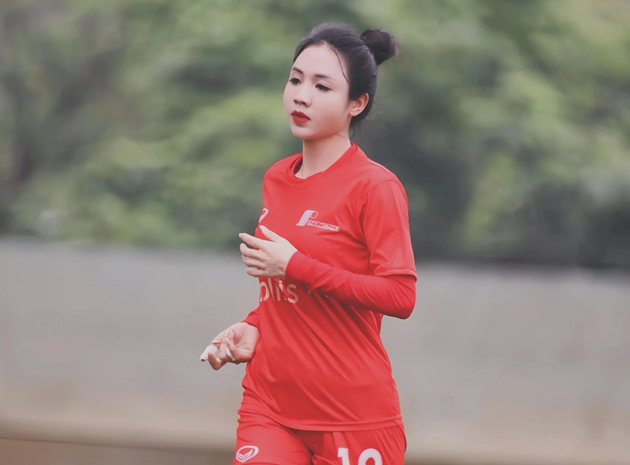 Trần Thị Duyên có nhan sắc nổi bật ở ĐT nữ Việt Nam tại SEA Games 33. Ảnh: Facebook nhân vật