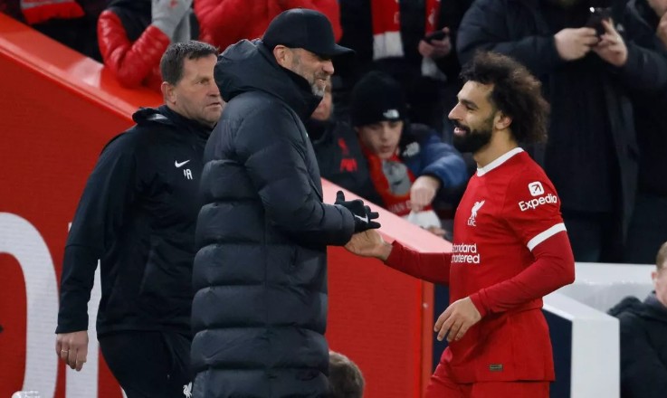 Ảnh bài viết Salah chỉ trích Slot, Klopp từng ứng xử ra sao trong trường hợp tương tự?