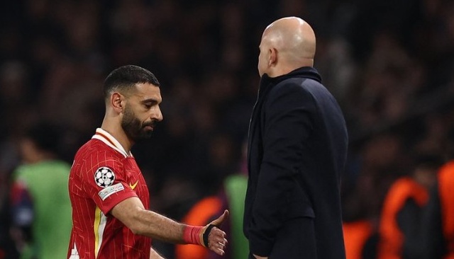 Ảnh bài viết Cuộc đối đầu giữa Salah và Arne Slot đẩy Liverpool vào khủng hoảng