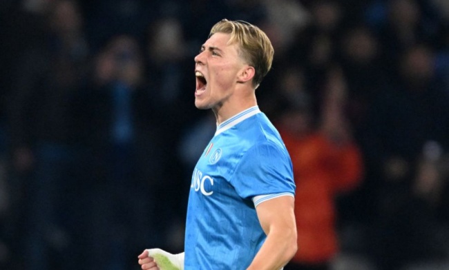 Ảnh bài viết Hojlund rực sáng, Napoli vượt mặt Inter chiếm đỉnh bảng Serie A